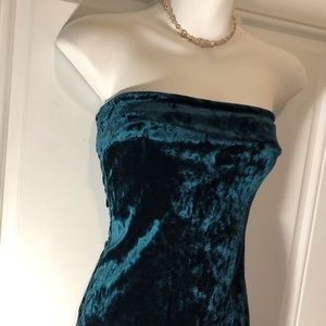 Strapless velvet green dress  💚